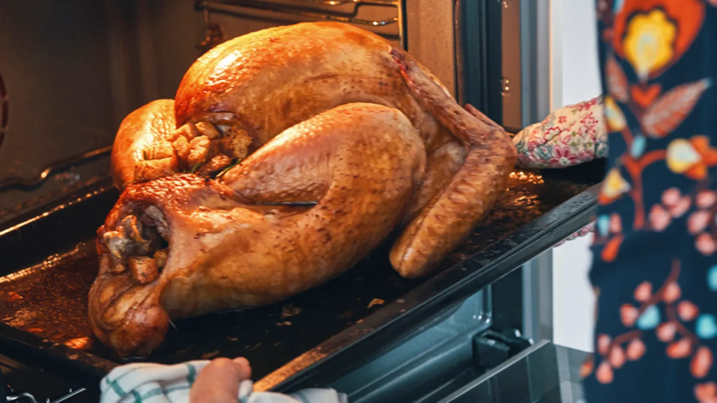 PETA Gets Completely Roasted for Thanksgiving Post - Daily Political ...