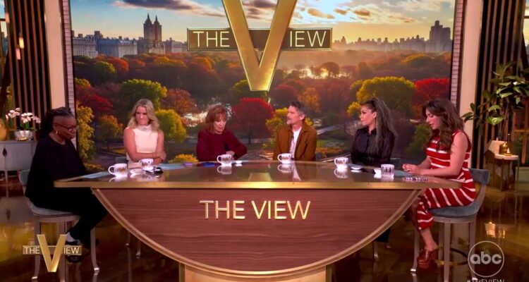the view live set